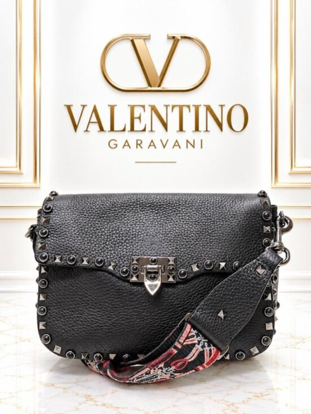 Authentic Valentino Garavani Rockstud Rolling Noir Guitar Strap Crossbody